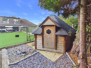 HOBITT HOUSE- click for photo gallery
